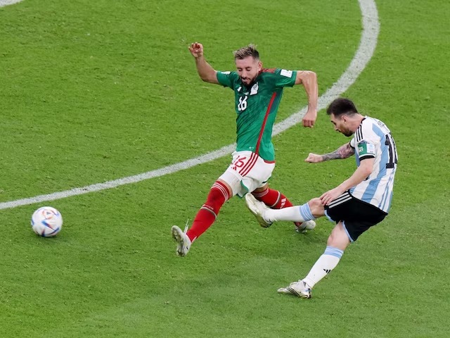 Lionel Messi scores the first Goal for Argentina against Mexico in the 2022 World cup